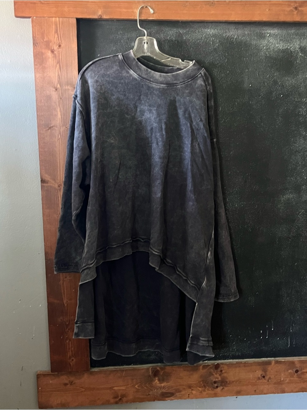 Free People Iggy Washed Black High-Low Sweatshirt size L euc - Picture 3 of 6